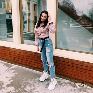 Meet your Posher, Emily